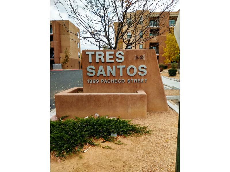 Tres Santos Apartments