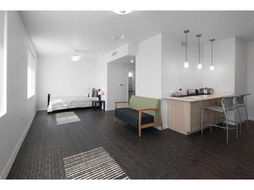 Studio/1 Bath 3