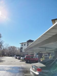 Creekview Village Apartments Image 6