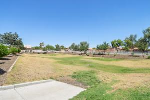 Lynne Village Apartments Image 24