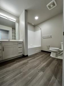 1 Bedroom 1 Bathroom 8