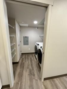 1 Bedroom 1 Bathroom 5