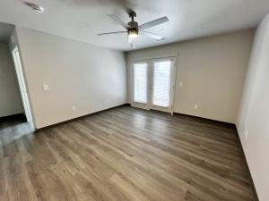 1 Bedroom 1 Bathroom 4