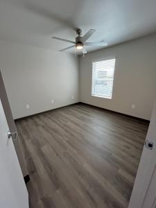 2 Bedroom 1 Bathroom 6