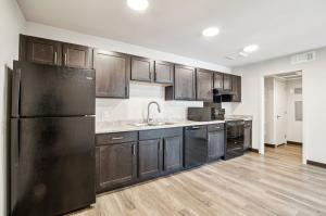 2 Bedroom 1 Bathroom 14