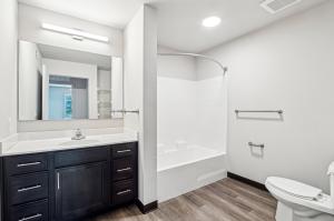 2 Bedroom 1 Bathroom 9