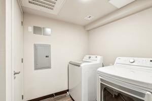 2 Bedroom 1 Bathroom 7