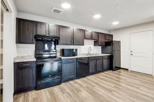 2 Bedroom 1 Bathroom 5