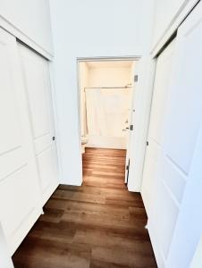 2 Bedroom 2 Bath 7