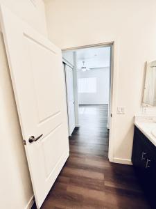 2 Bedroom 2 Bath 5